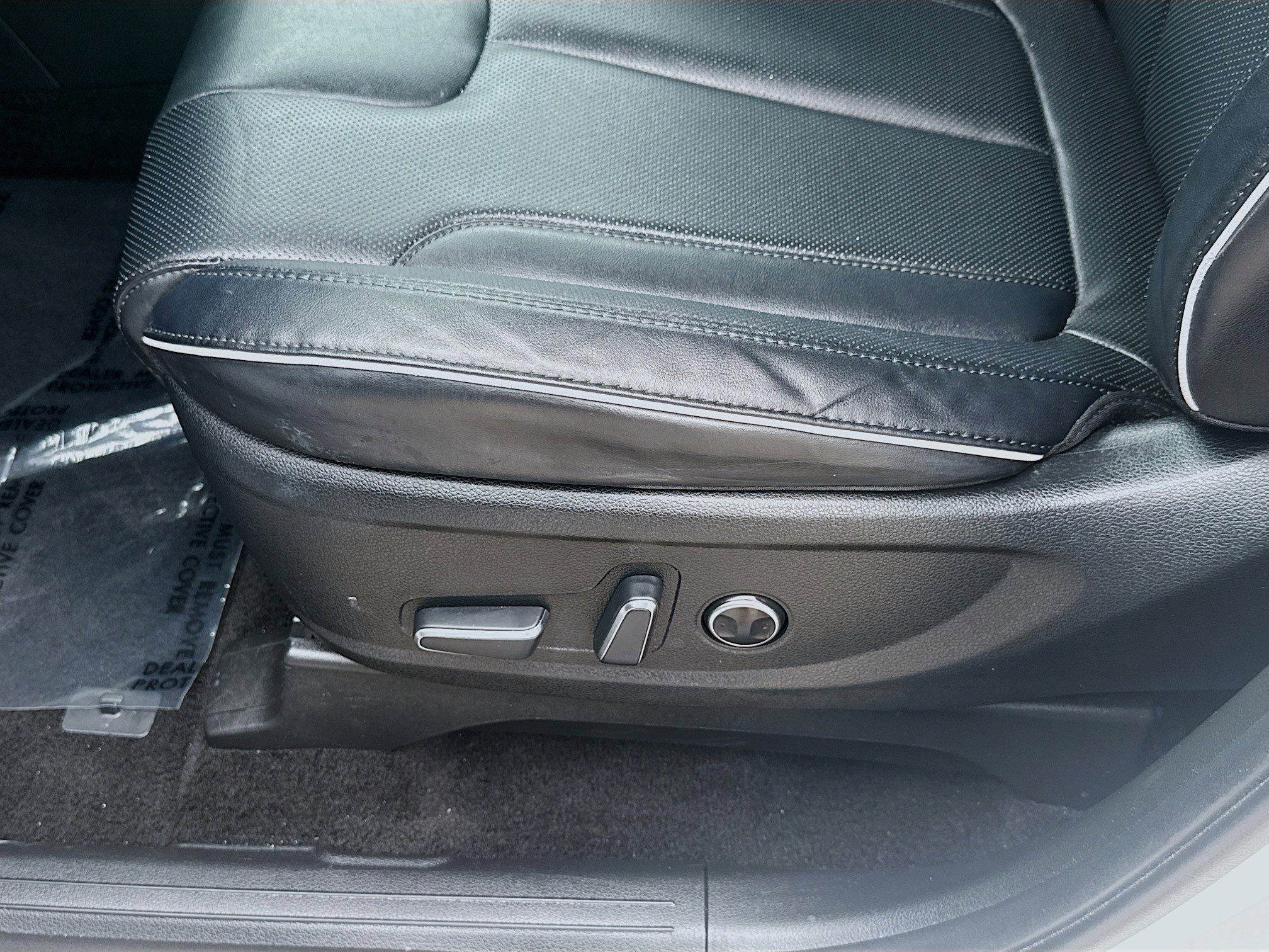 Used 2024 Hyper White Hyundai XRT image 15