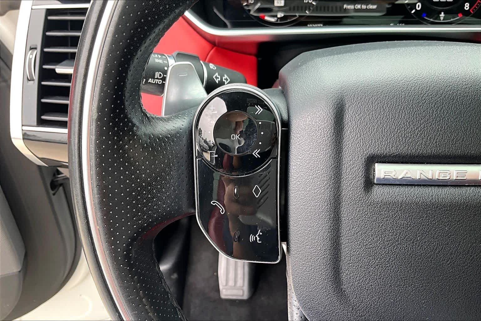 Used 2021 Fuji White Land Rover HSE Dynamic image 23