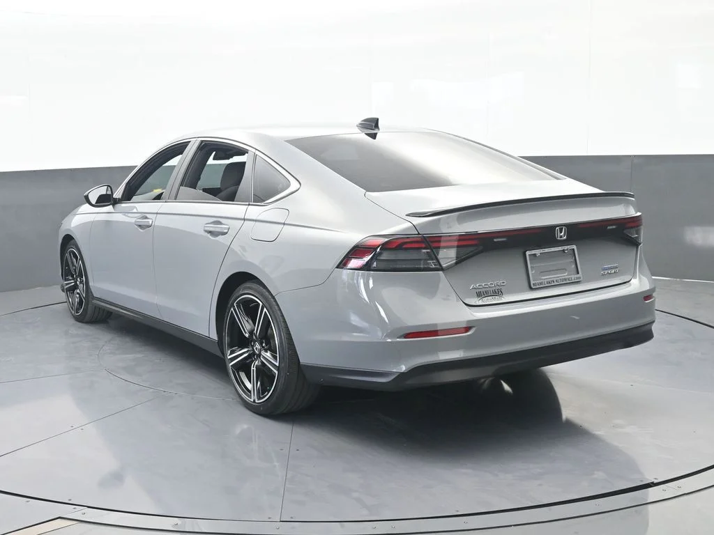 Used 2024 Urban Gray Pearl Honda Sport image 3