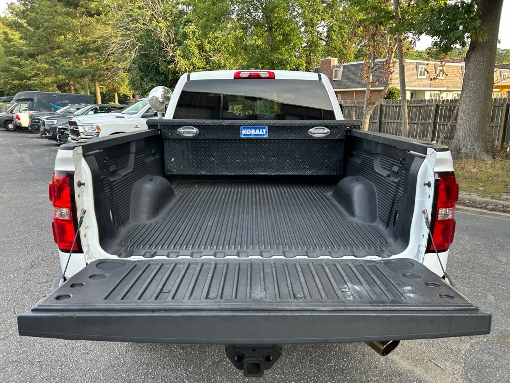Used 2015 White GMC SLE image 21