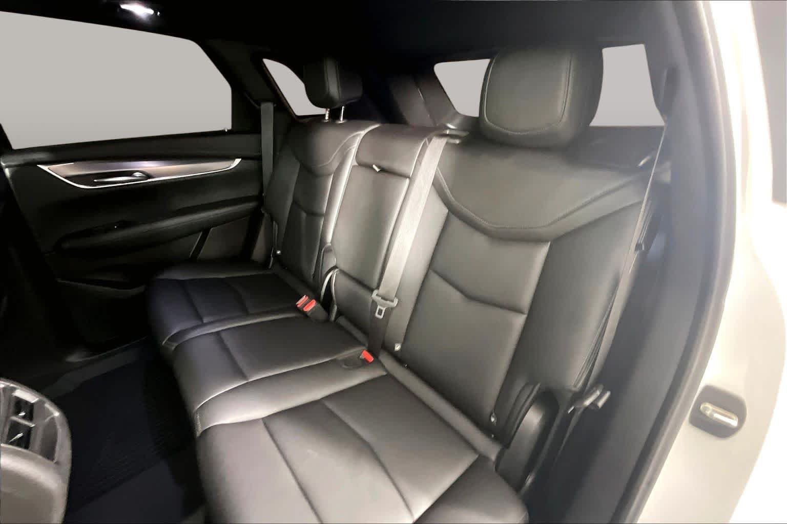 Used 2022 Crystal White Tricoat Cadillac Luxury image 19
