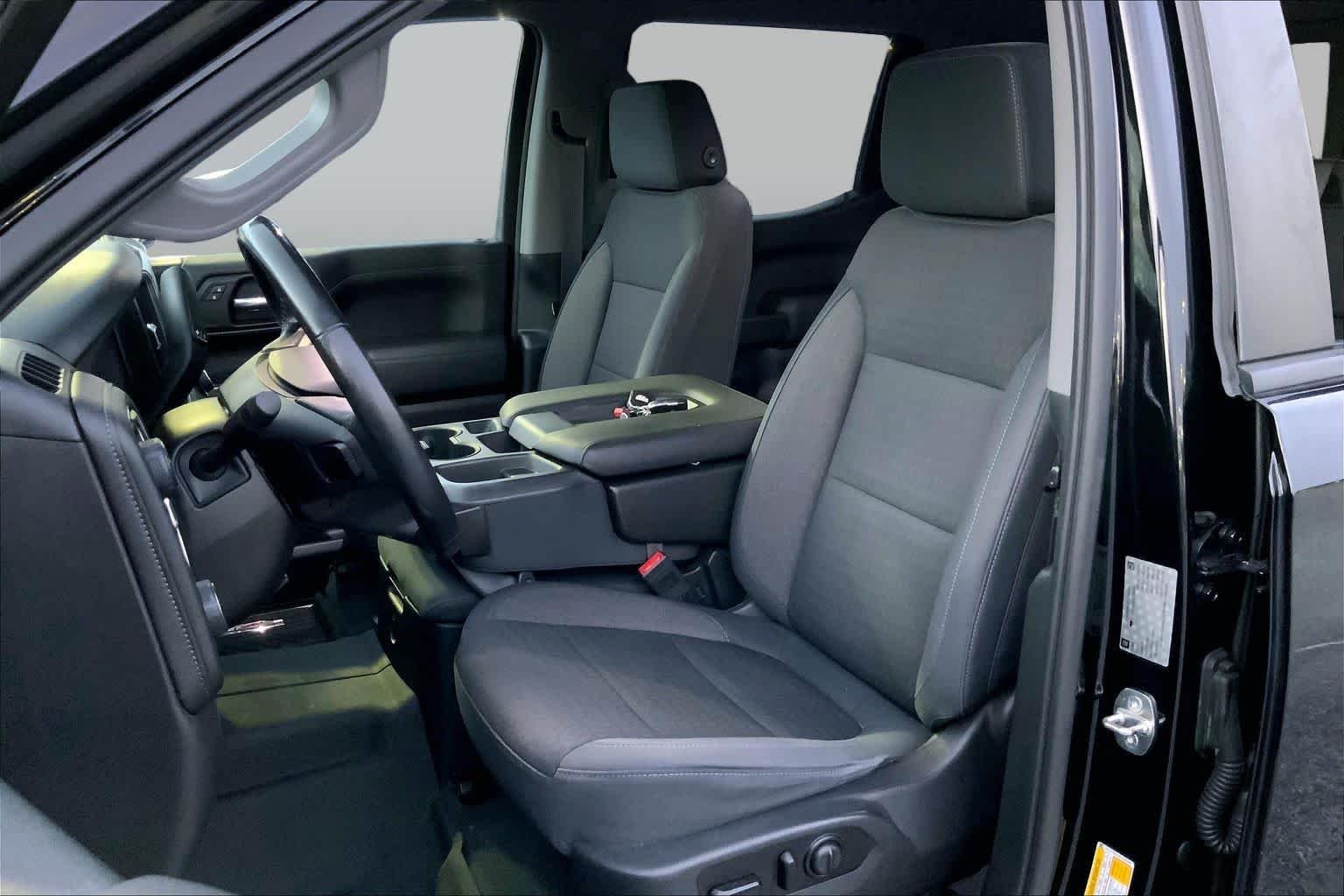 Used 2019 Black Chevrolet LT image 7