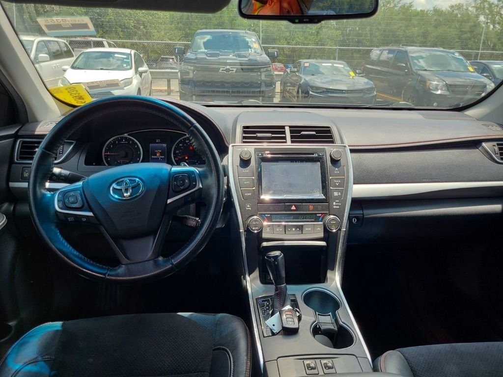 Used 2015 Gray Toyota XSE V6 image 5