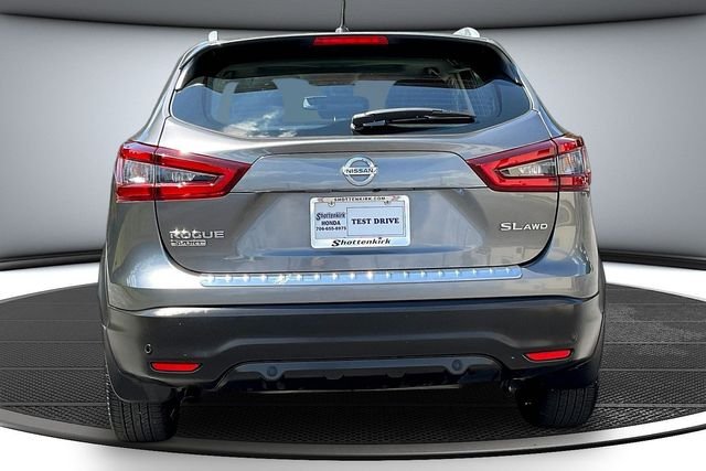Used 2022 Gray Nissan SL image 6