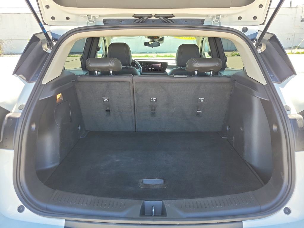 Used 2024 Summit White Buick Preferred image 7