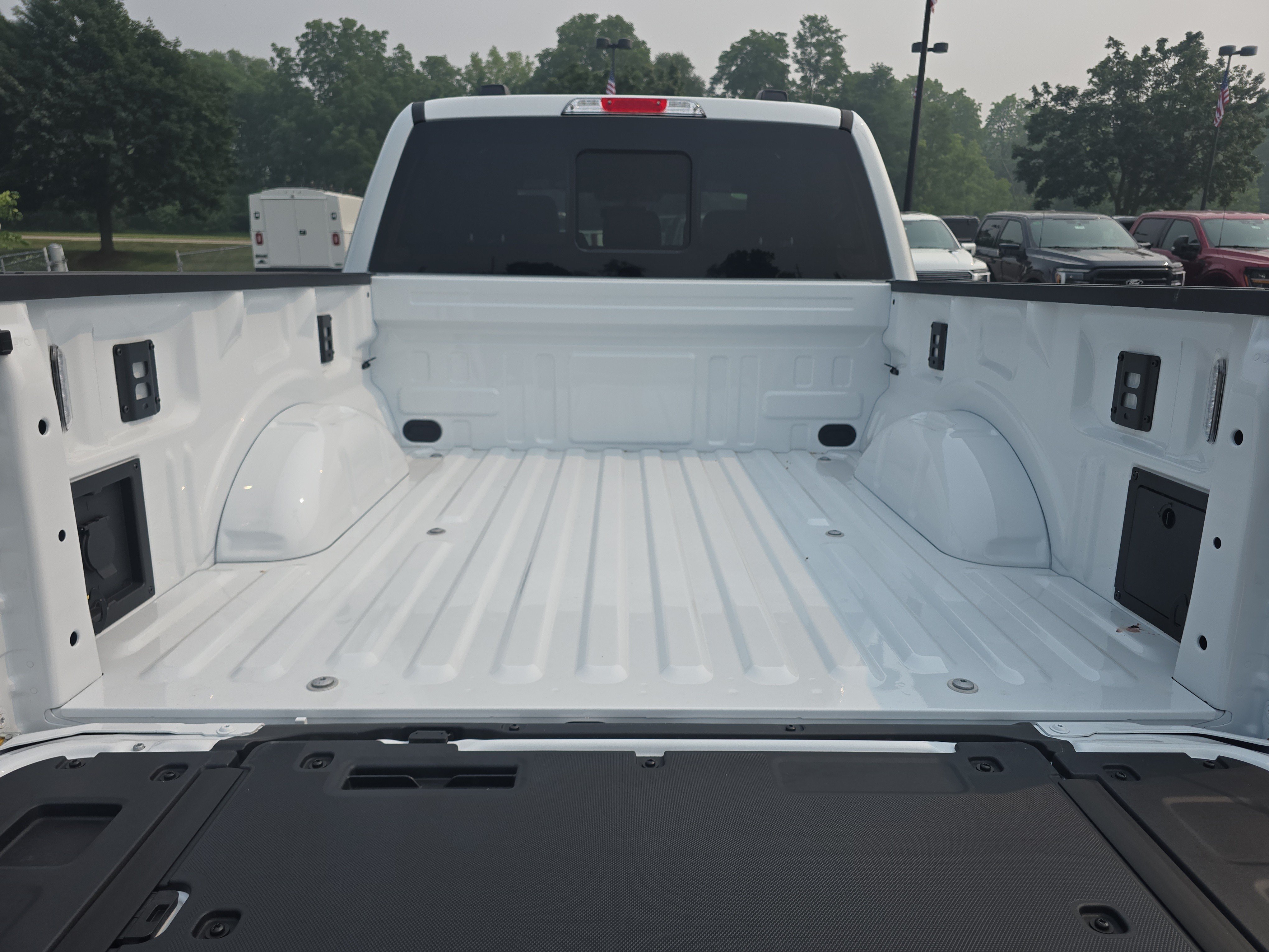 New 2026 Oxford White Ford Lariat® image 8