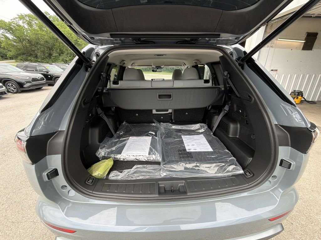 New 2026 Gray Mitsubishi SE image 23