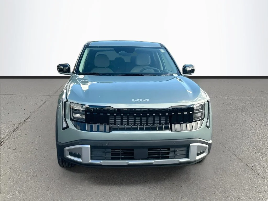 New 2027 Iceberg Green Kia S image 2