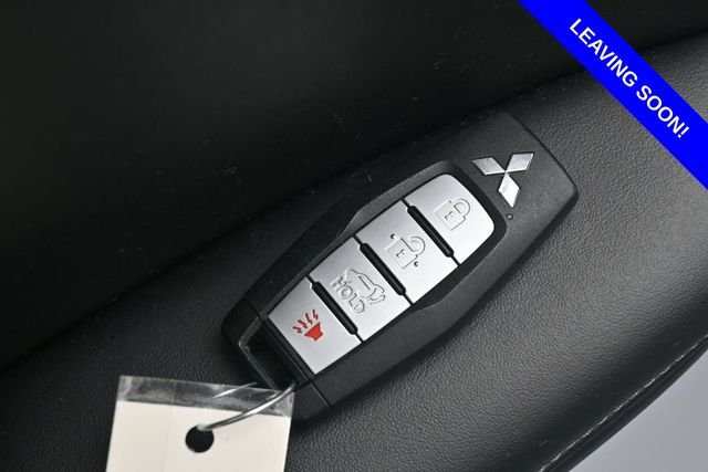 Used 2024  Mitsubishi SE image 34