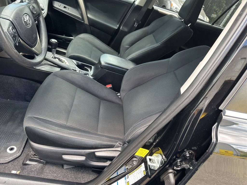 Used 2015 Black Toyota XLE image 10