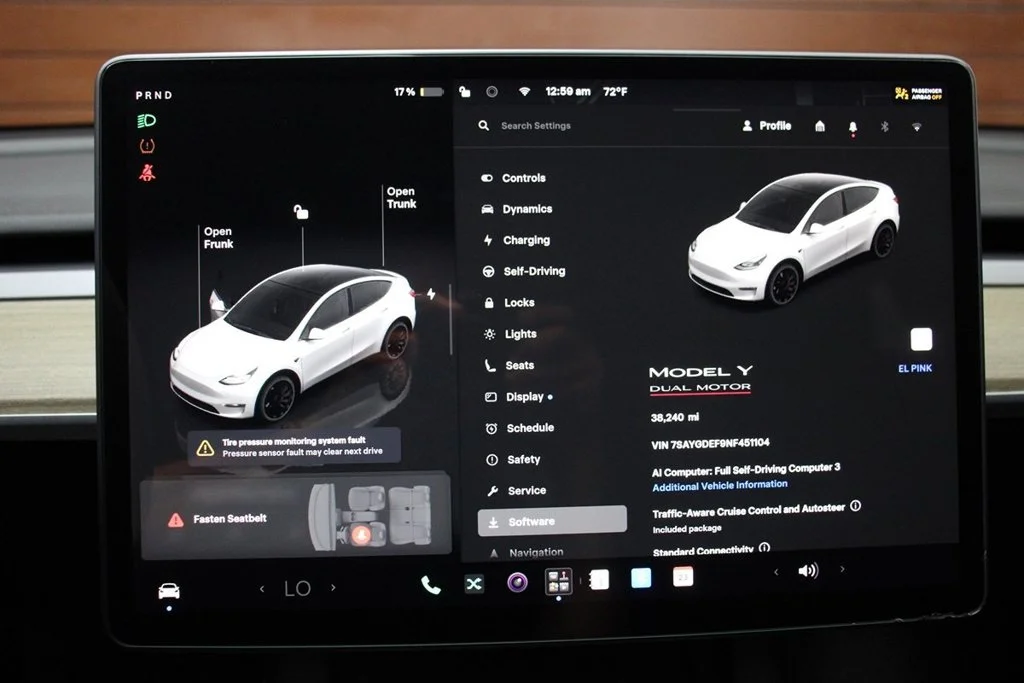 Used 2022 Pearl White Multi-Coat Tesla Performance image 17