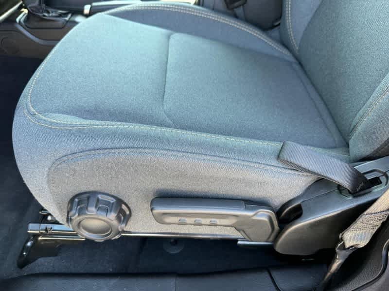 Used 2025 Granite Crystal Metallic Clearcoat Jeep Sahara image 25
