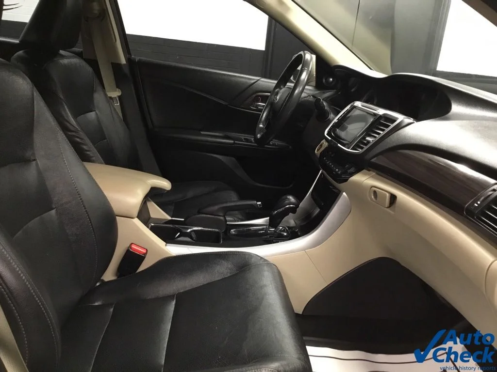 Used 2017 Beige Honda EX-L image 35