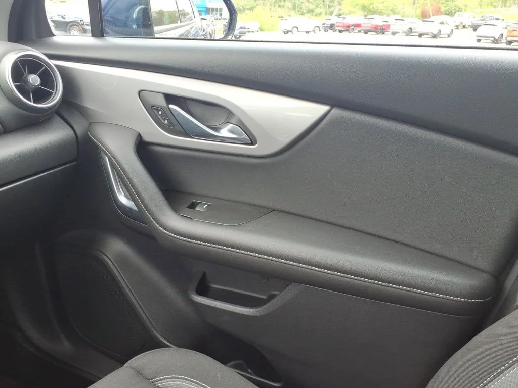 Used 2023 Blue Chevrolet LT image 19