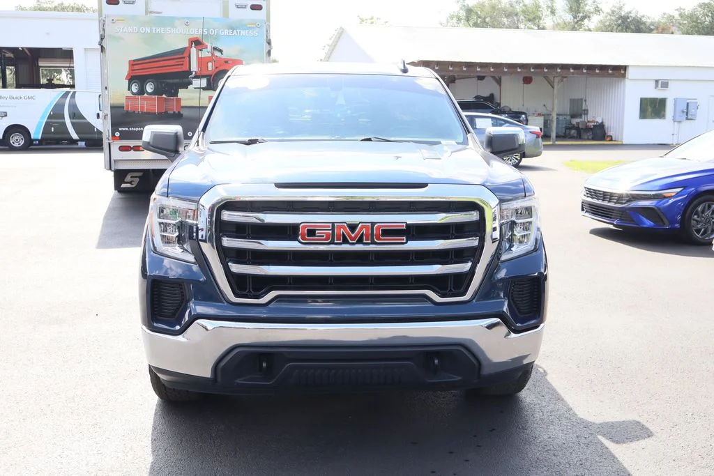 Used 2020 Blue GMC SLE image 4