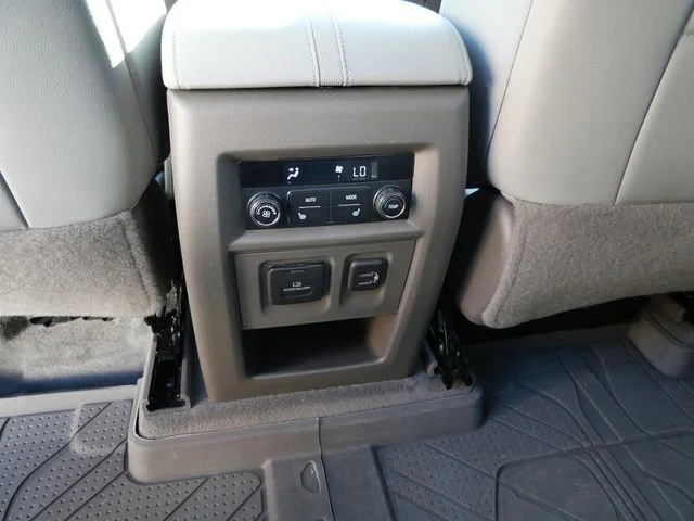 2021 Chevrolet Traverse Premier - Photo 16