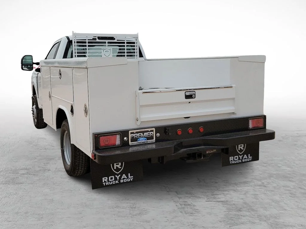 2025 Ford F-350 Super Duty Chassis Cab XL - Photo 8
