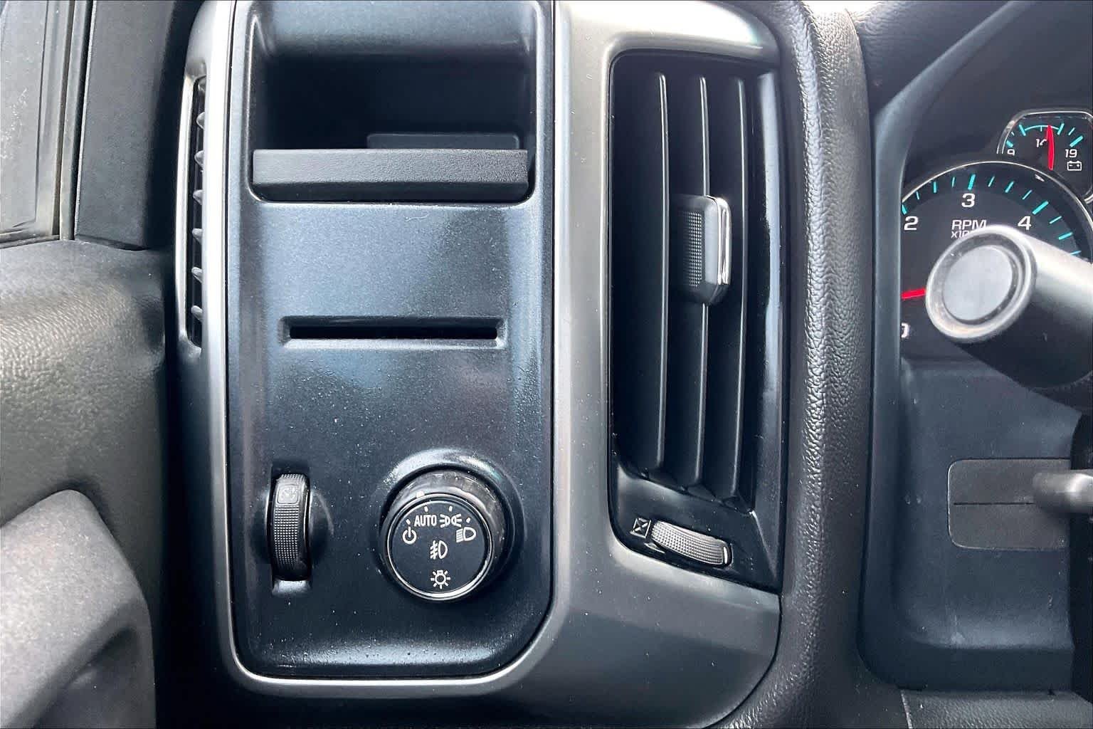 Used 2018 Graphite Metallic Chevrolet LT image 34