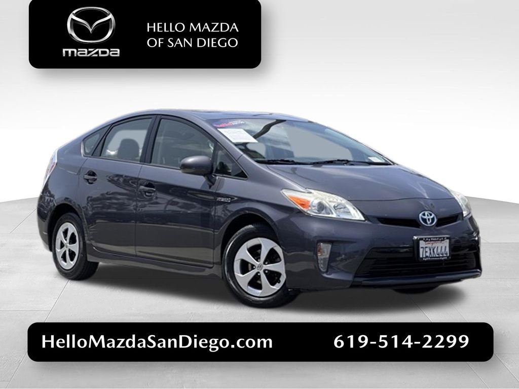 2014 Toyota Prius Two's photo