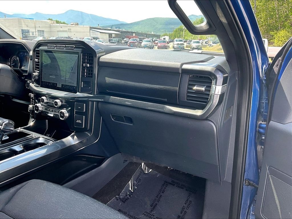 Used 2022 Blue Ford XLT image 13