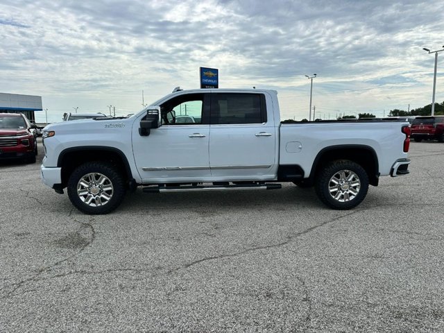 New 2026 Polar White Tricoat Chevrolet High Country image 2