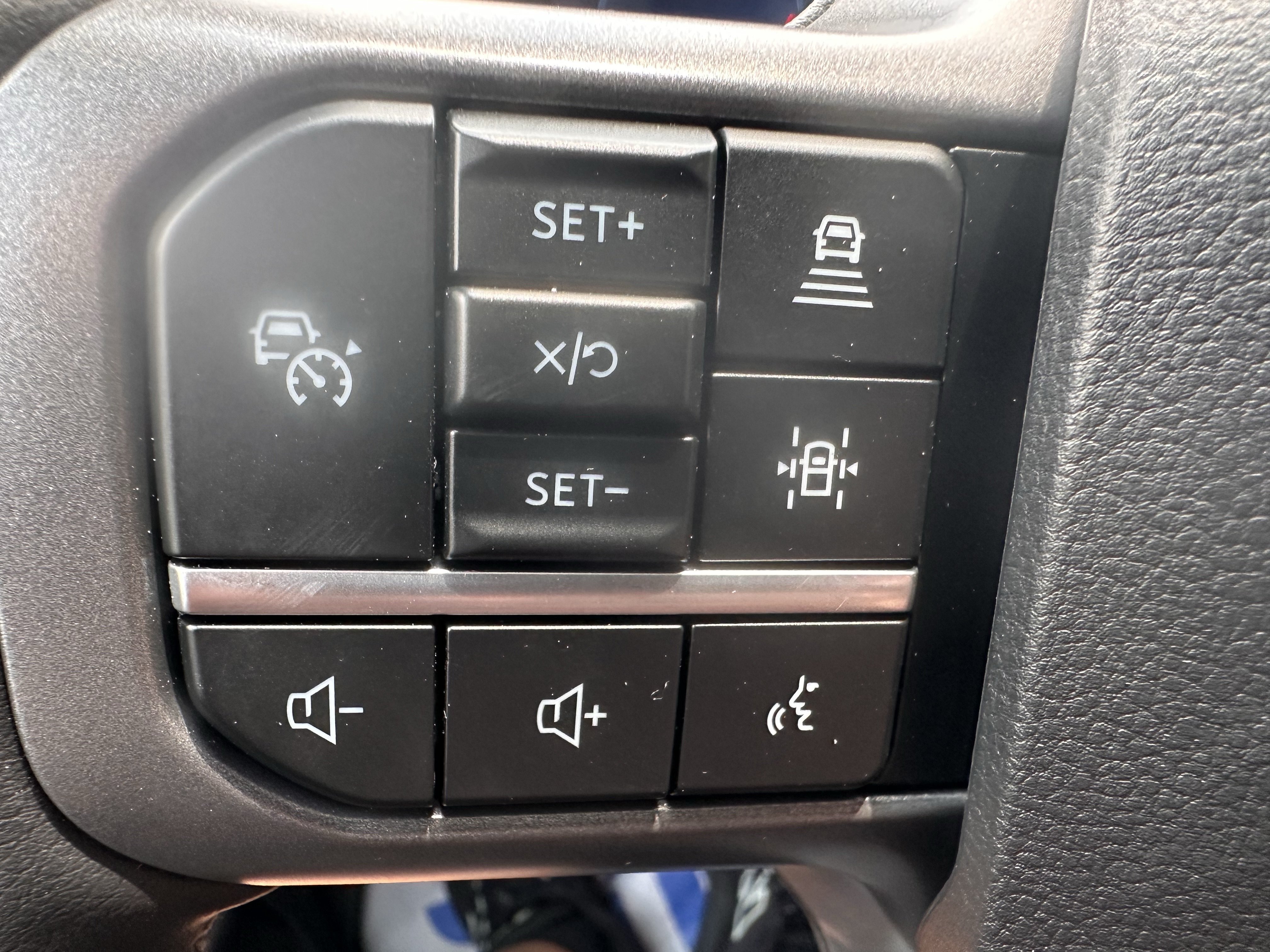 Used 2026 Agate Black Metallic Ford LARIAT image 24