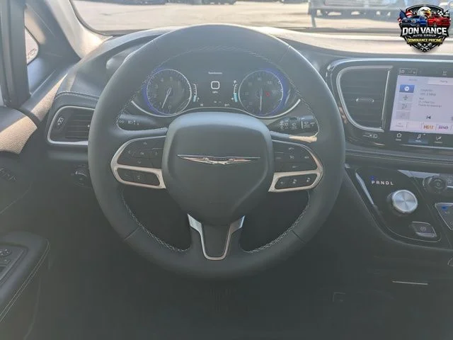 2025 Chrysler Pacifica Select - Photo 14