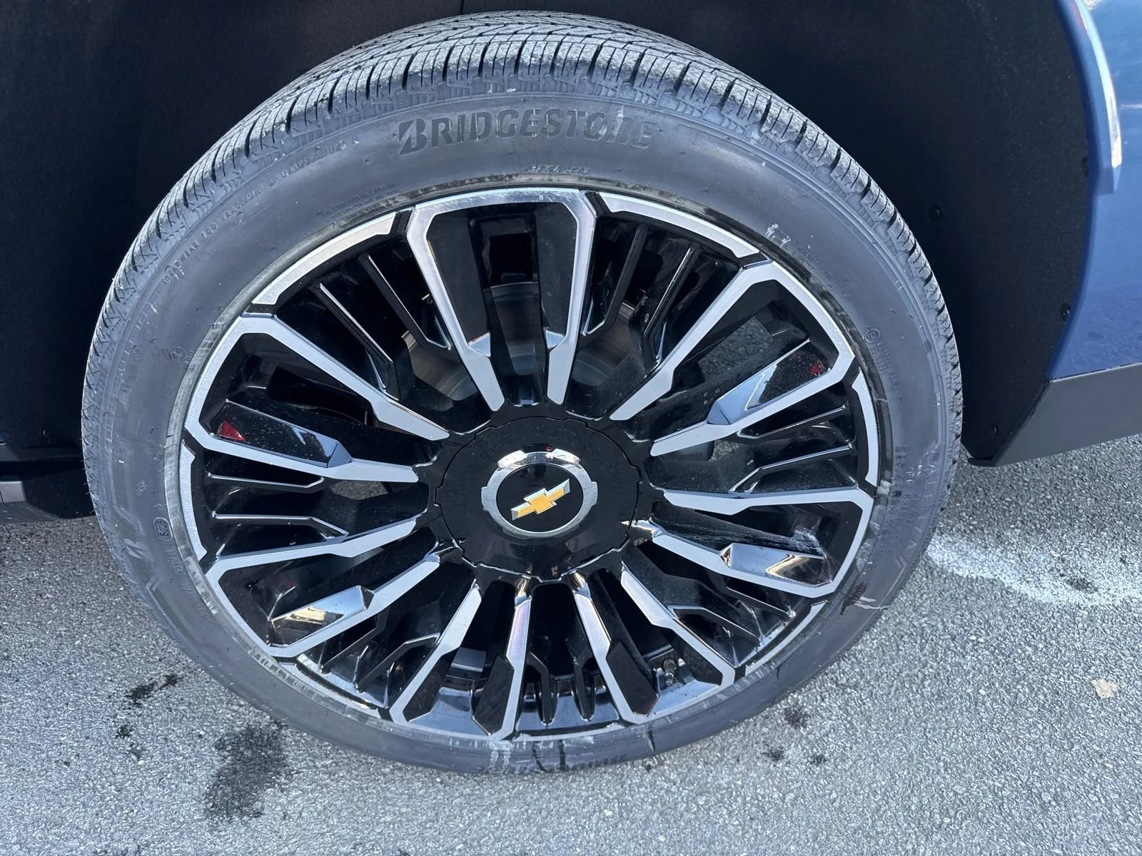2026 Chevrolet Suburban High Country - Photo 10