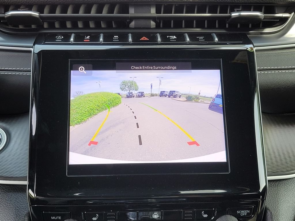 Used 2024 White Jeep Altitude image 19