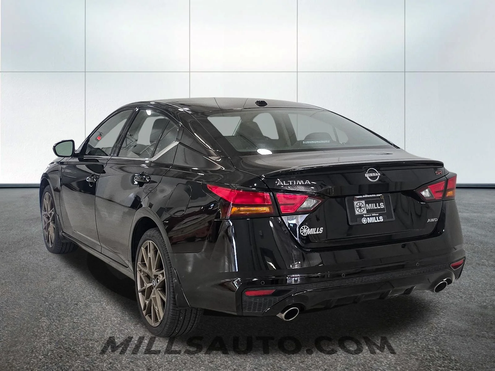 Used 2025 Black Nissan 2.5 SR image 5