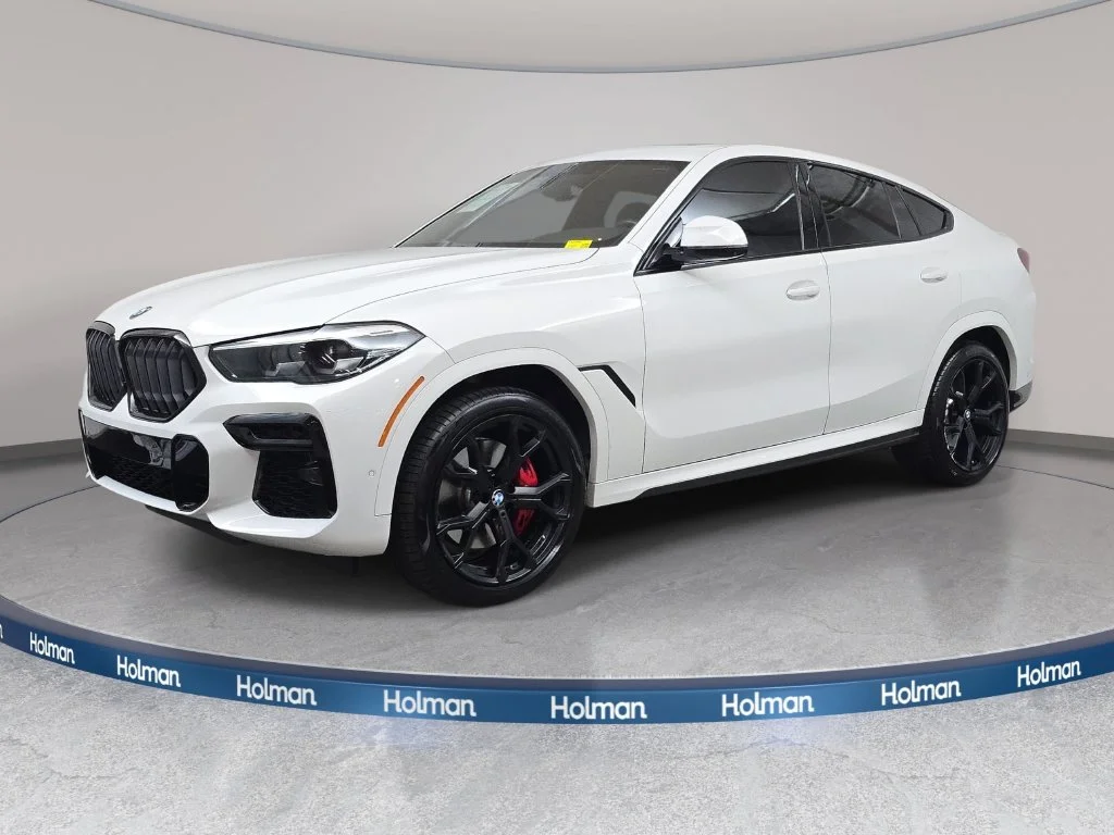 Used 2022 White BMW xDrive40i image 1