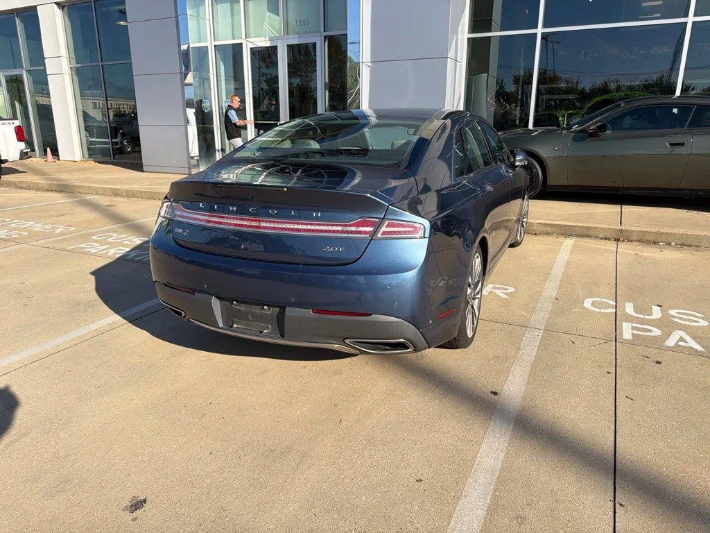 Used 2019 Blue Lincoln Reserve image 15
