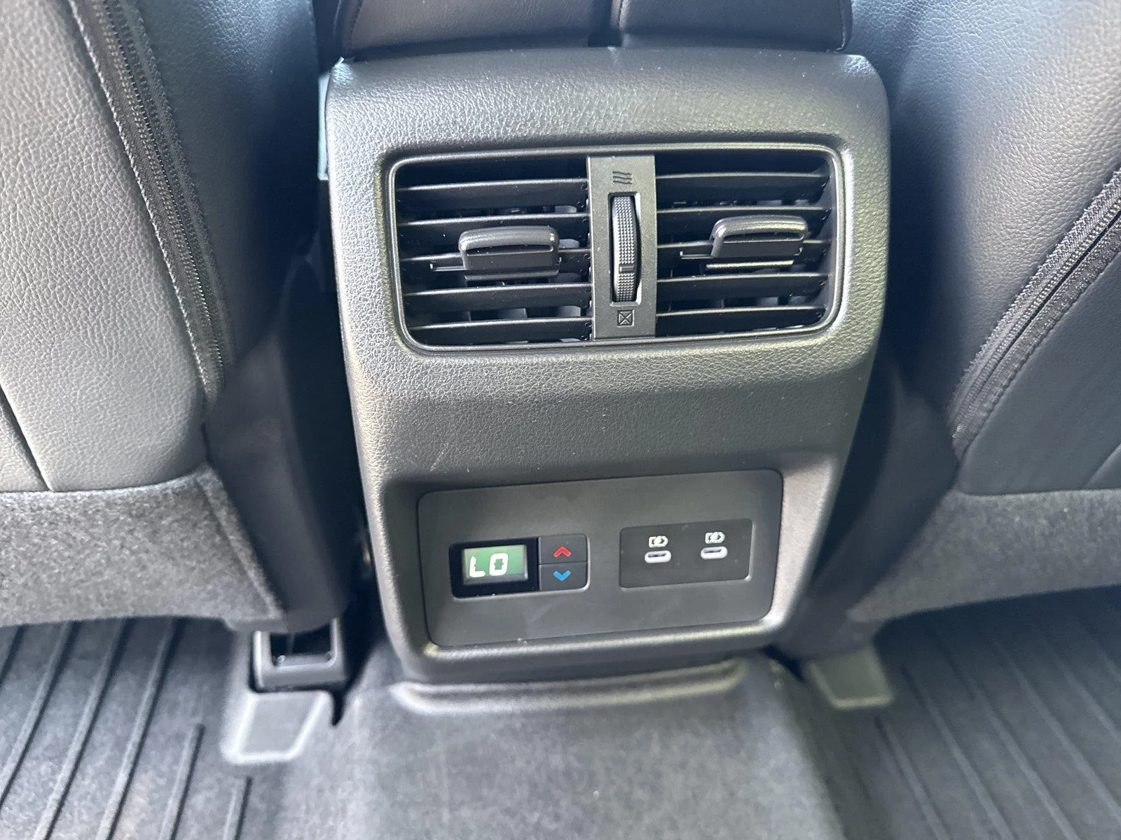 Used 2025 Everest White Pearl Nissan SL image 25