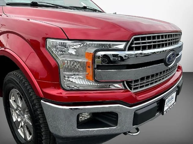 Used 2020 Rapid Red Metallic Tinted Clearcoat Ford Lariat image 76