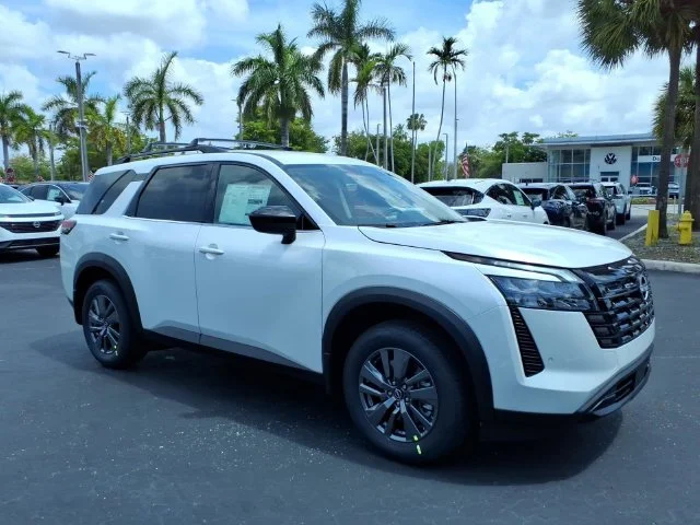 New 2026 Everest White Pearl TriCoat Nissan SV image 7