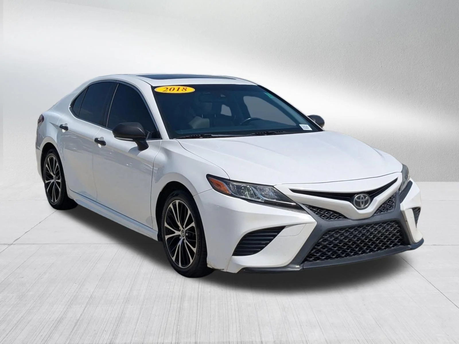 Used 2018 Super White Toyota SE image 7