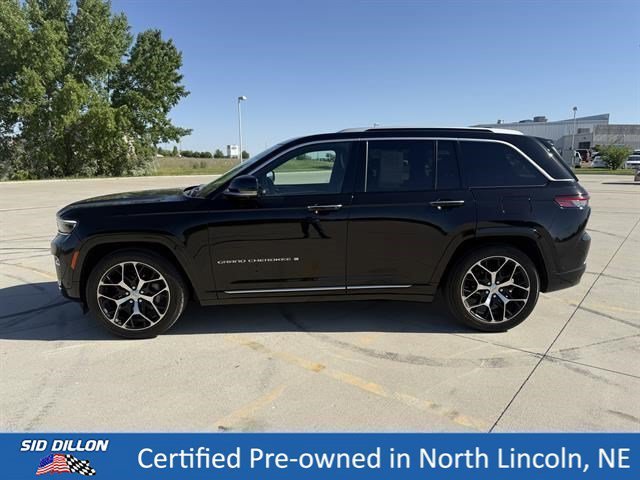 Used 2023 Diamond Black Crystal Pearlcoat Jeep Summit Reserve image 2