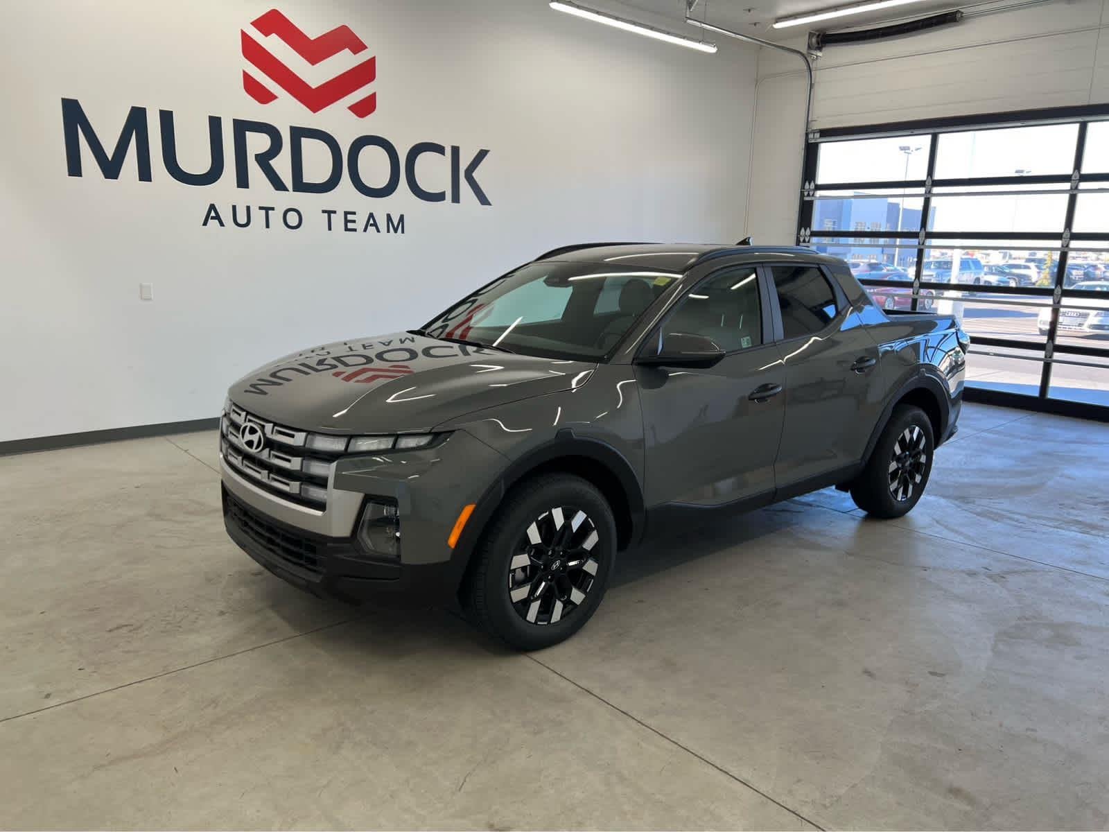 Used 2025 Hampton Gray Hyundai SEL image 13