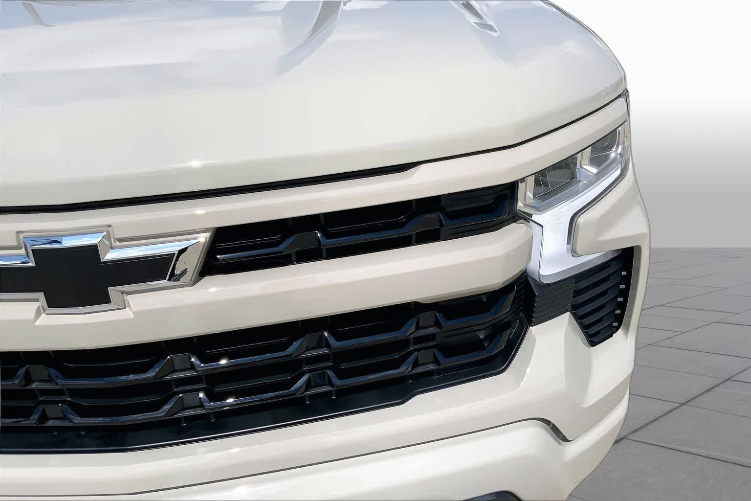 Used 2026 Summit White Chevrolet RST image 29