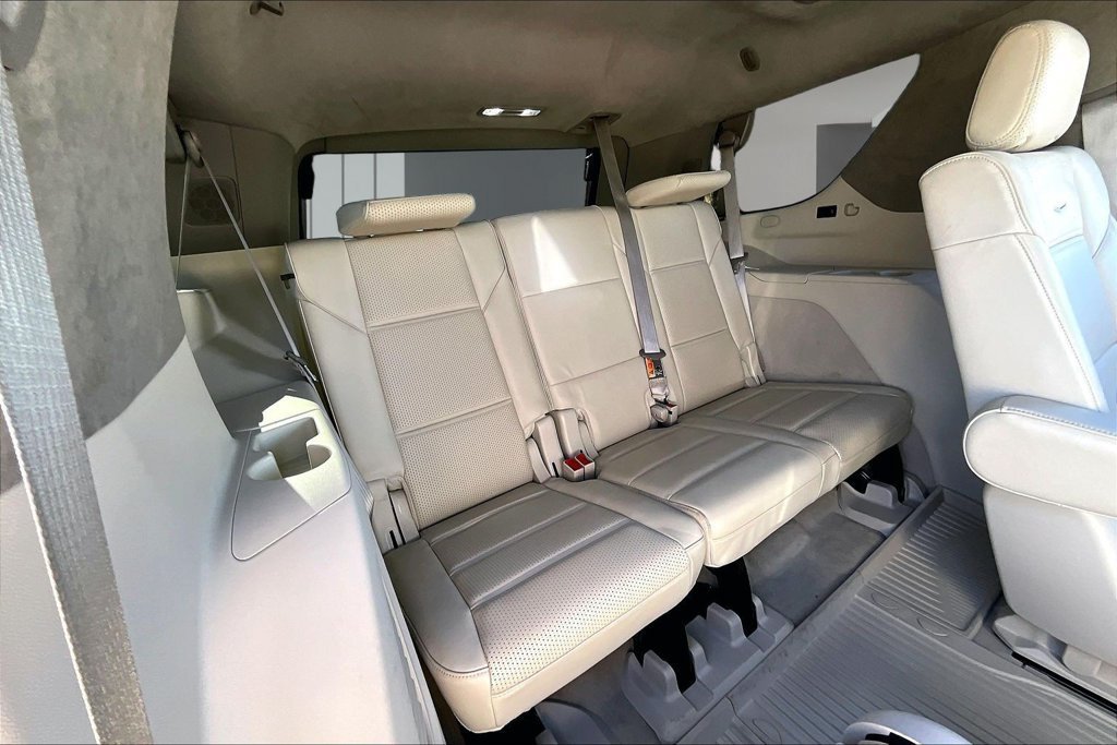 Certified Used 2025 Crystal White Tricoat Cadillac Premium Luxury Platinum image 30