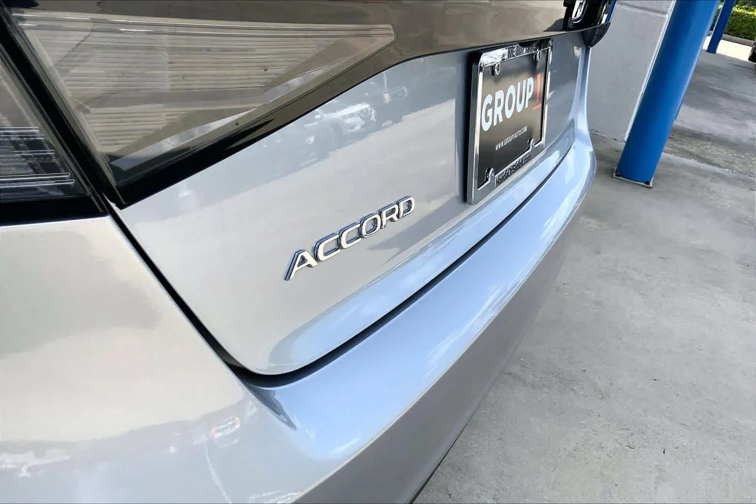 Used 2025 Solar Silver Metallic Honda SE image 41