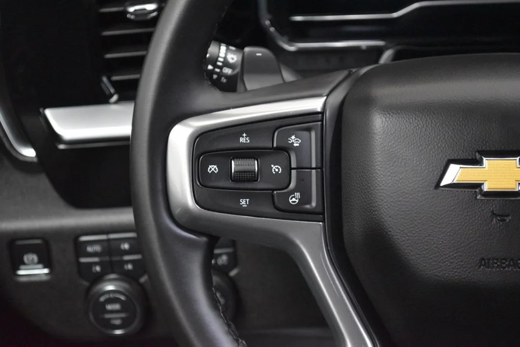 Used 2025 Black Chevrolet LT image 9