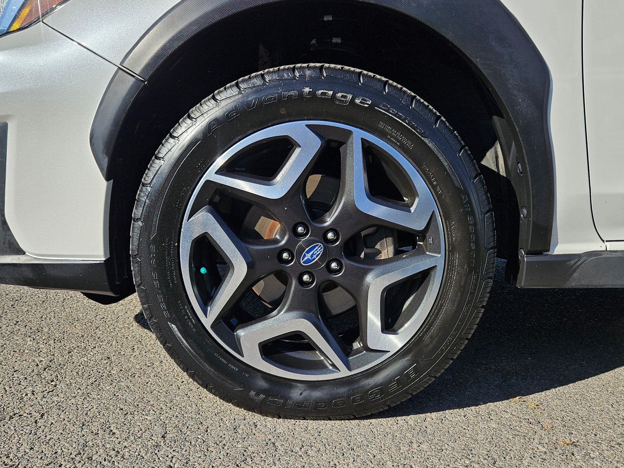 Used 2019 Crystal White Pearl Subaru Limited image 11