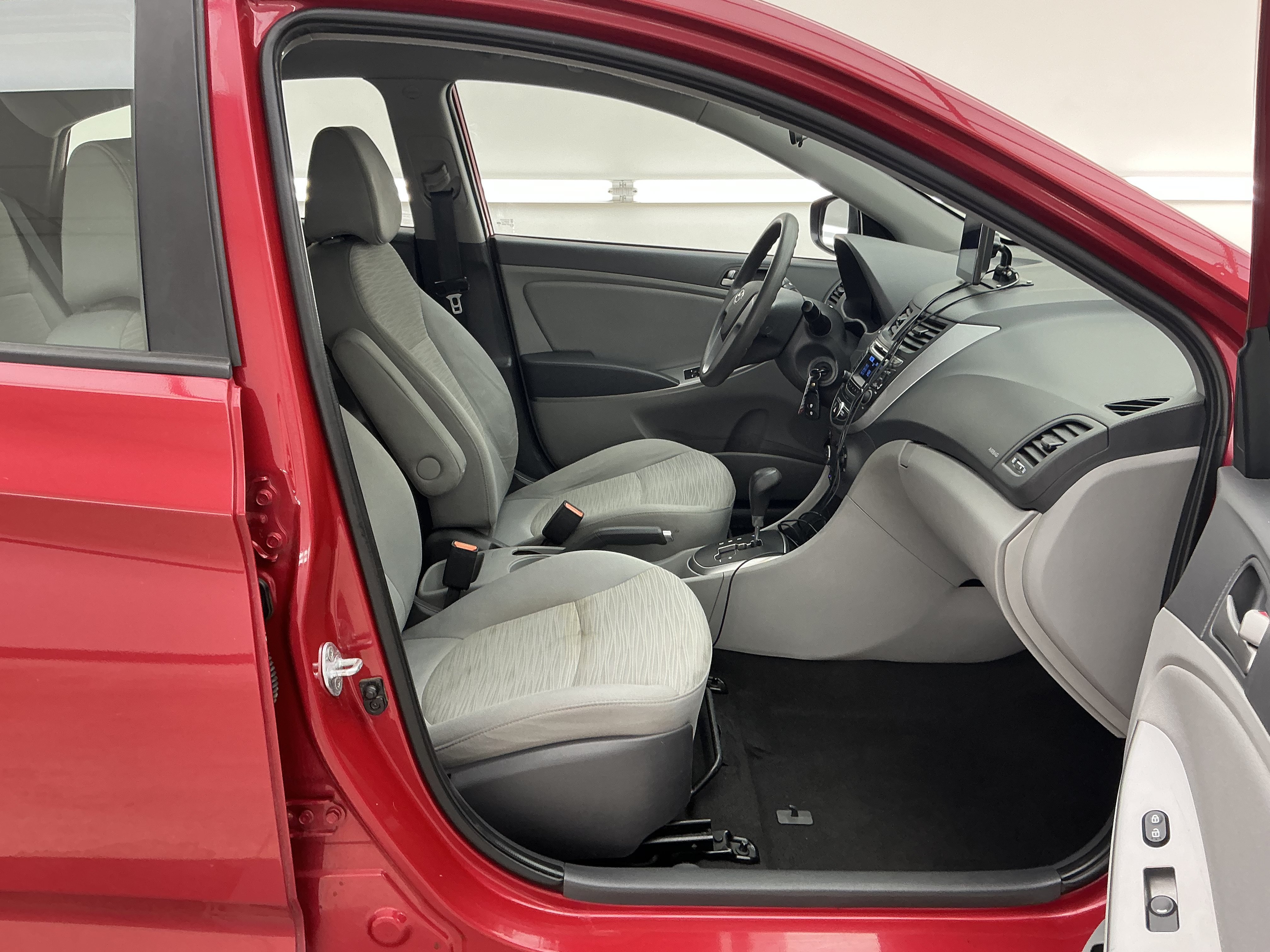 Used 2017 Boston Red Metallic Hyundai SE image 25