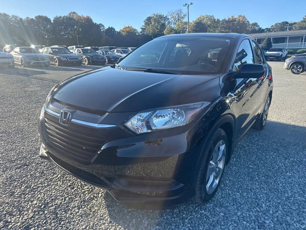 Used 2018 Black Honda LX image 1