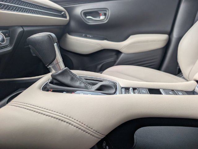 Used 2024 Gray Honda EX-L image 17