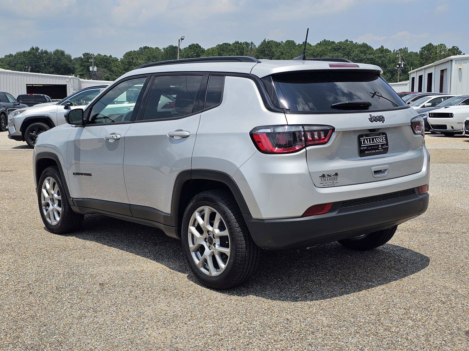 2026 Jeep Compass Latitude Altitude - Photo 12