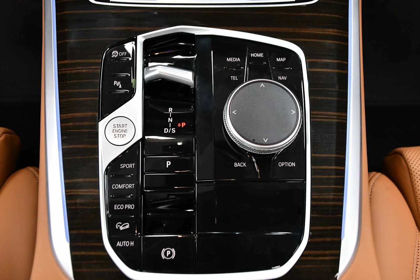 Used 2024 Carbon Black Metallic BMW xDrive40i image 21