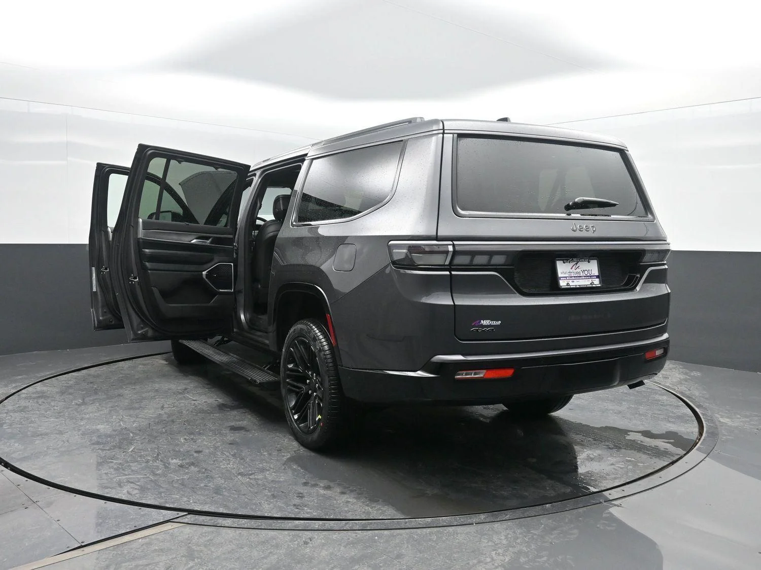 New 2026 Baltic-Gray Metallic Clear-Coat Exterior Paint Jeep Limited Reserve image 50