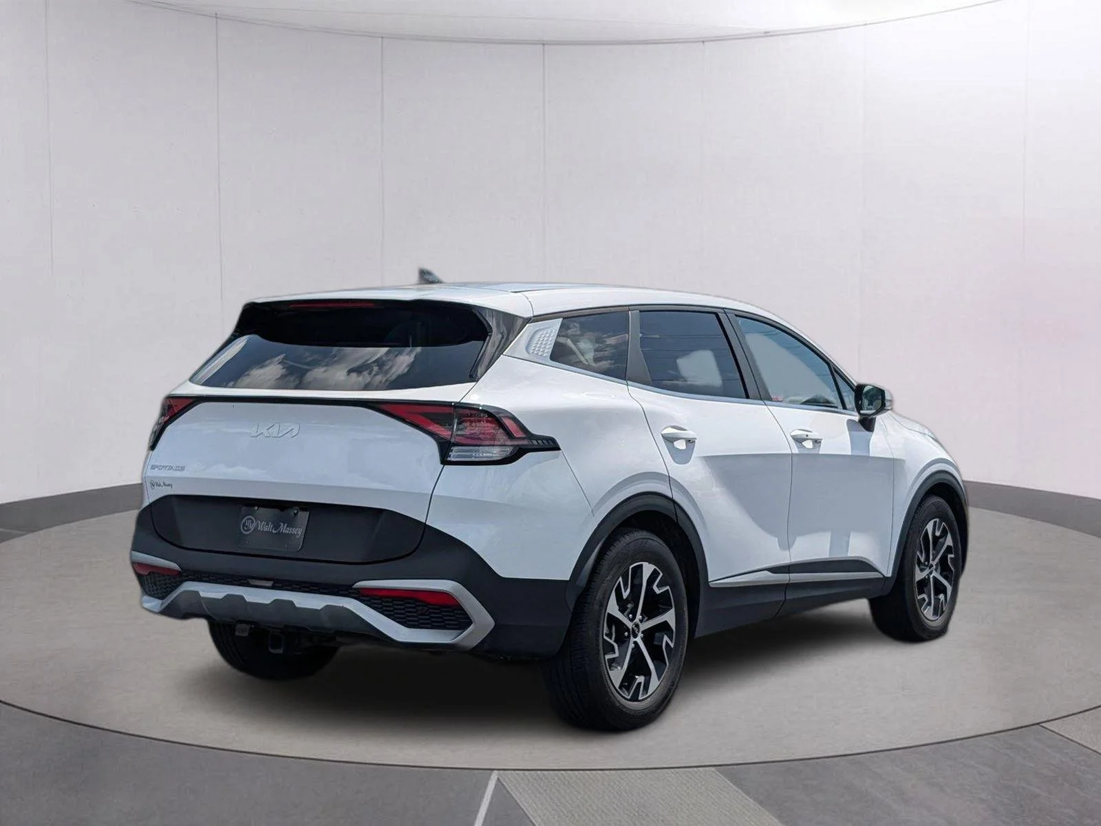 Used 2023 Glacial White Pearl Kia EX image 5